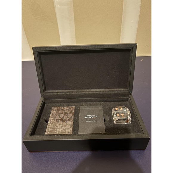 Marriott Bonvoy Ambassador‎ Elite Gift Set – Box Cards Acrylic Paperweight